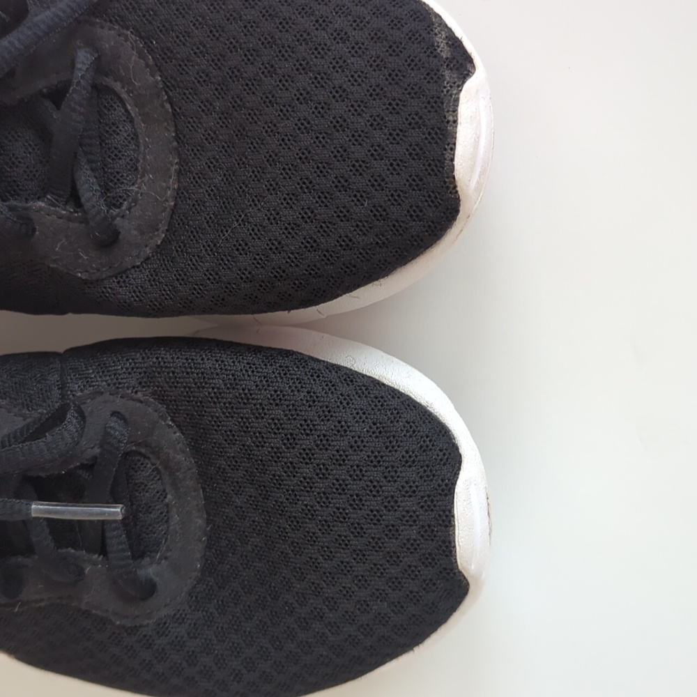 Nike shoes Size 3.5Y - Picture 2 of 9